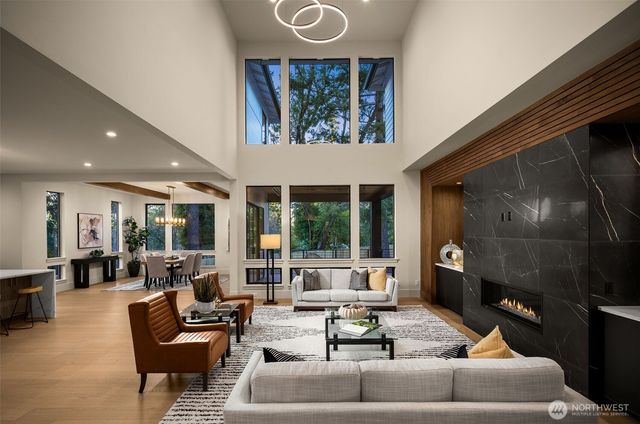 14948 SE 43rd Street, Bellevue, WA 98006