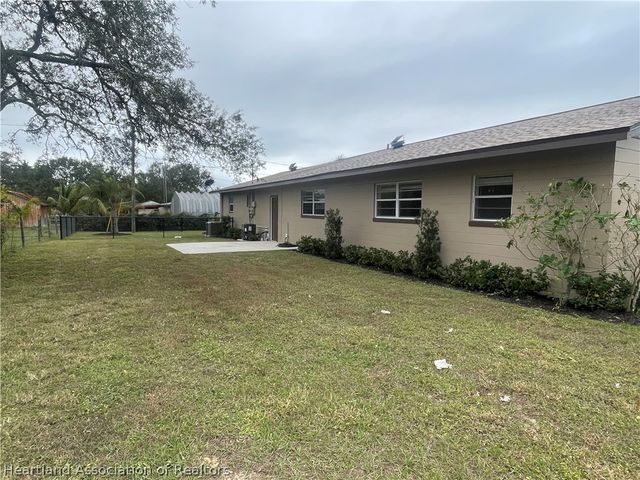 400 S Pine Avenue, Lake Placid, FL 33852