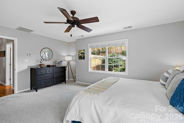 505 Kings Ridge, Asheville, NC 28804