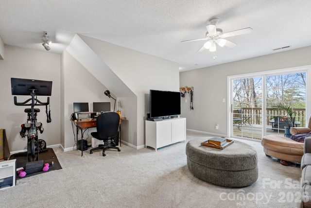 505 Kings Ridge, Asheville, NC 28804