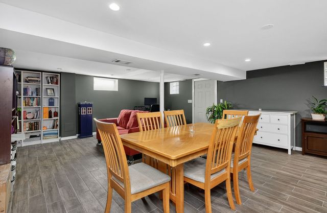 18 S Hudson Street, Westmont, IL 60559