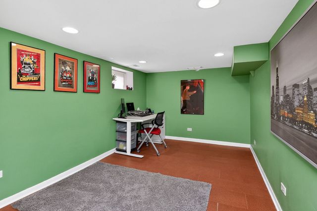 18 S Hudson Street, Westmont, IL 60559