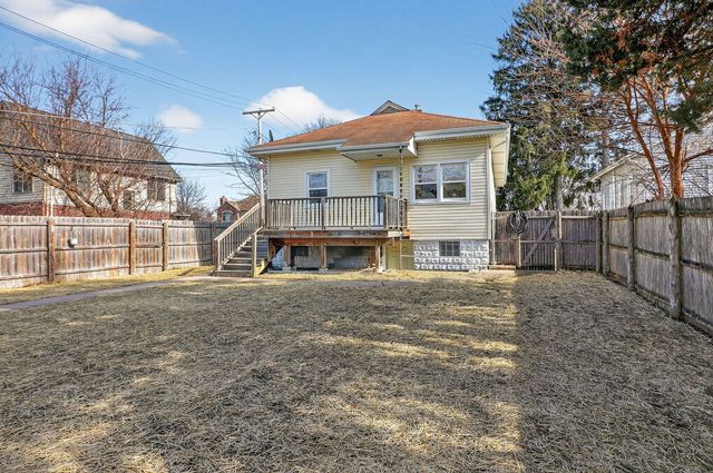 18 S Hudson Street, Westmont, IL 60559