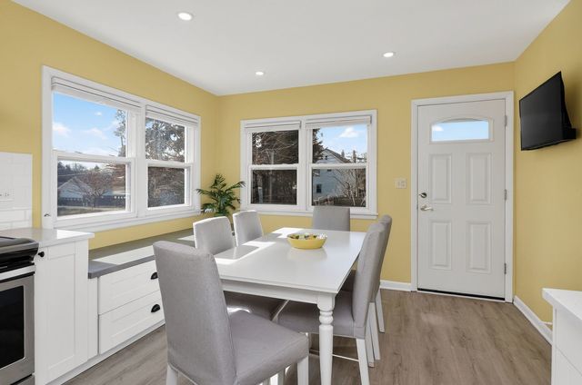 18 S Hudson Street, Westmont, IL 60559