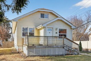 18 S Hudson Street, Westmont, IL 60559