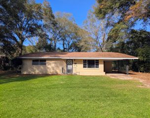 1019 Gill St., Columbia, MS 39429