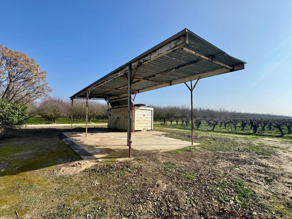 Image 26 of property listing at 17617 W Belmont Avenue, Kerman, CA 93630