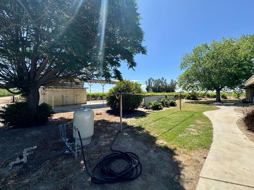Image 27 of property listing at 17617 W Belmont Avenue, Kerman, CA 93630