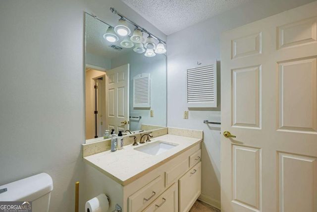 1800 Clairmont Lake A325, Decatur, GA 30033