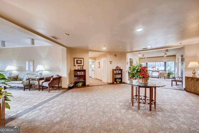 1800 Clairmont Lake A325, Decatur, GA 30033