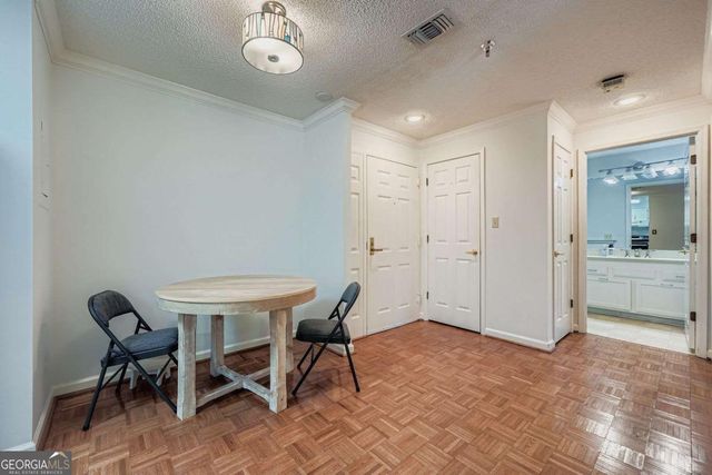 1800 Clairmont Lake A325, Decatur, GA 30033