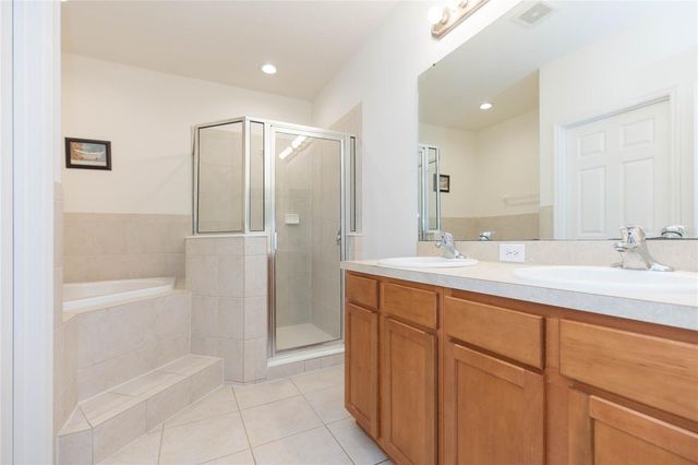 4473 AMBERLY OAKS COURT, Tampa, FL 33614