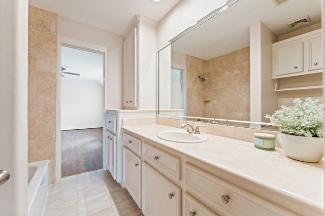 5422 Gibson Street A, Houston, TX 77007