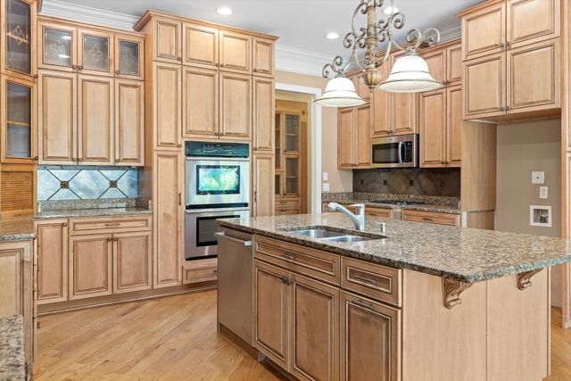 9369 Crystal Brook Drive, Apison, TN 37302