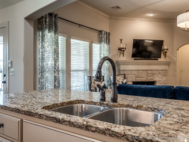 318 W 127th Street S, Jenks, OK 74037