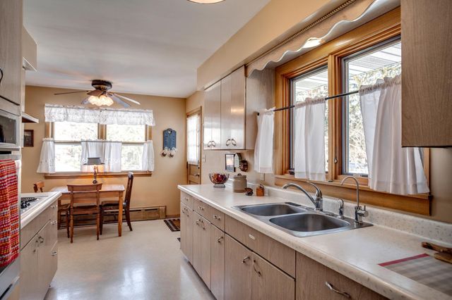 1815 Pleasant Avenue, South Saint Paul, MN 55075