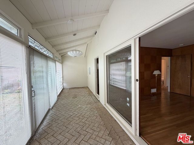 12207 Palms Boulevard, Los Angeles, CA 90066