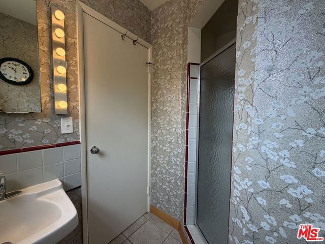 12207 Palms Boulevard, Los Angeles, CA 90066