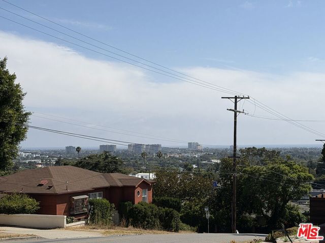 12207 Palms Boulevard, Los Angeles, CA 90066