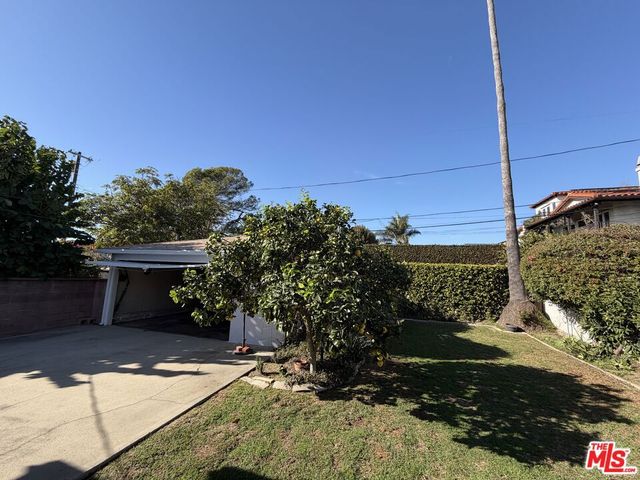 12207 Palms Boulevard, Los Angeles, CA 90066