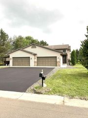 1060 4th Avenue NE, Milaca, MN 56353