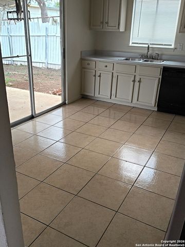 108 Green Meadows St, Converse, TX 78109