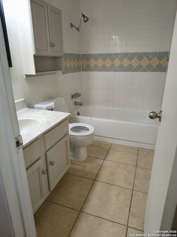 108 Green Meadows St, Converse, TX 78109