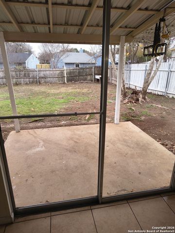 108 Green Meadows St, Converse, TX 78109