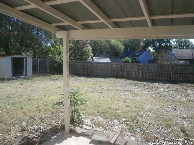 108 Green Meadows St, Converse, TX 78109