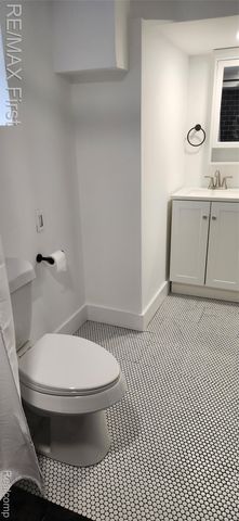 23844 Republic Avenue S, Oak Park, MI 48237