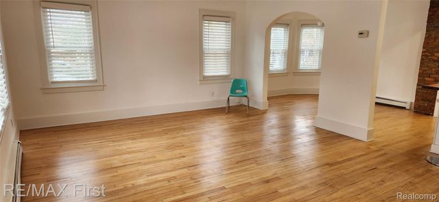 23844 Republic Avenue S, Oak Park, MI 48237