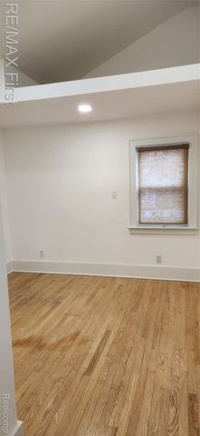 23844 Republic Avenue S, Oak Park, MI 48237