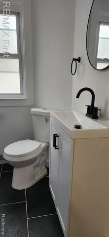 23844 Republic Avenue S, Oak Park, MI 48237