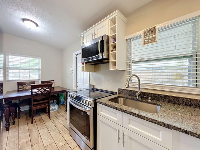 5602 ASTORIA PLACE, Orlando, FL 32808