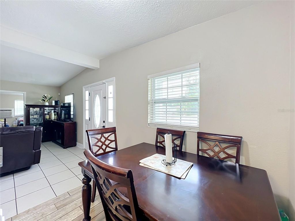 Image 17 of property listing at 5602 ASTORIA PLACE, Orlando, FL 32808