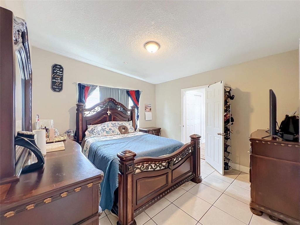 Image 30 of property listing at 5602 ASTORIA PLACE, Orlando, FL 32808