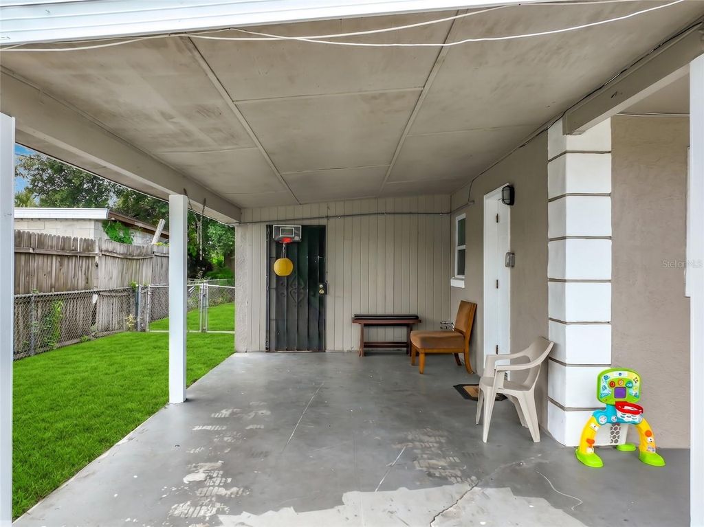 Image 10 of property listing at 5602 ASTORIA PLACE, Orlando, FL 32808