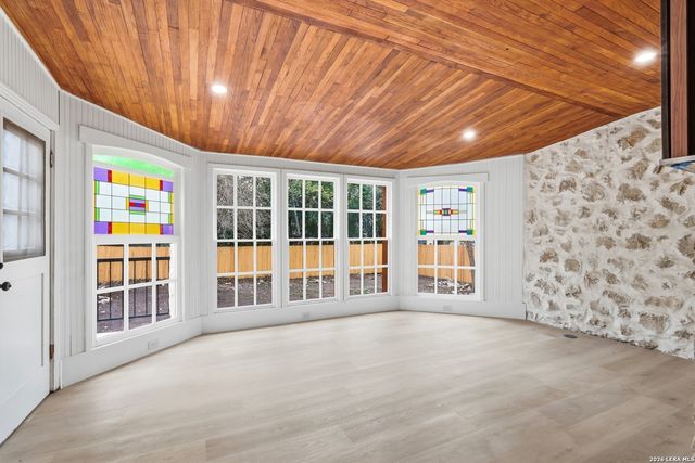 227 E Sunset Rd, San Antonio, TX 78209