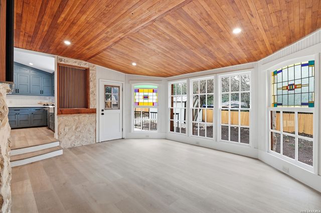 227 E Sunset Rd, San Antonio, TX 78209