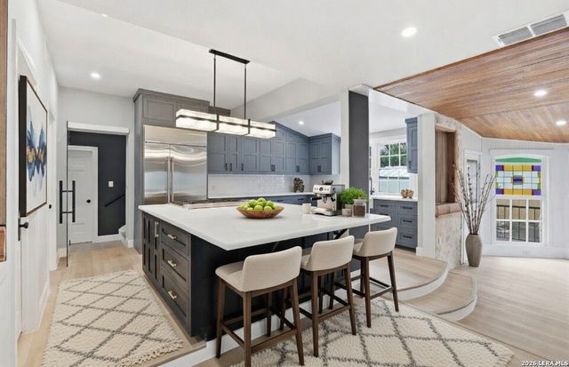 227 E Sunset Rd, San Antonio, TX 78209