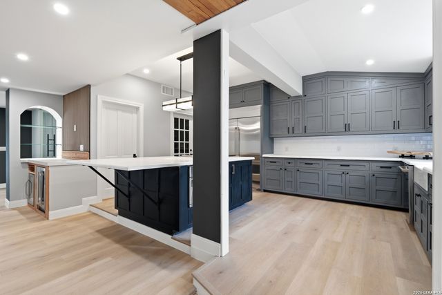 227 E Sunset Rd, San Antonio, TX 78209