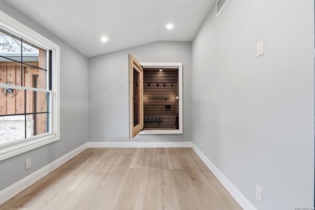 227 E Sunset Rd, San Antonio, TX 78209