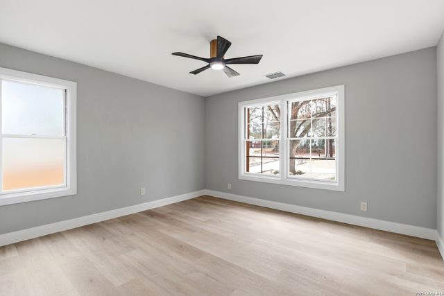 227 E Sunset Rd, San Antonio, TX 78209