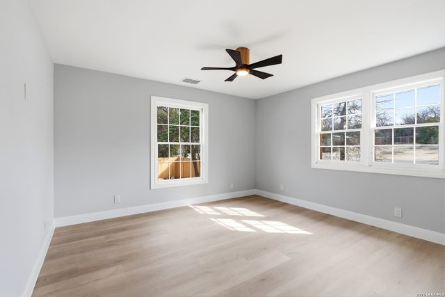 227 E Sunset Rd, San Antonio, TX 78209