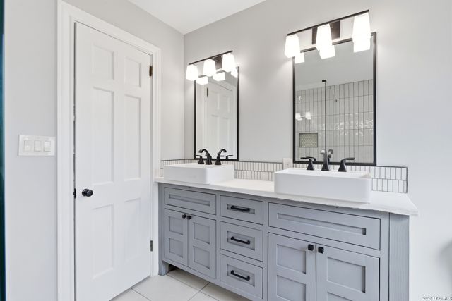 227 E Sunset Rd, San Antonio, TX 78209