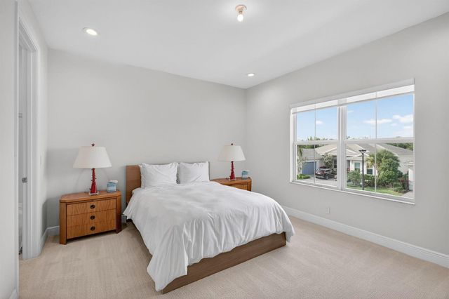 9249 Crestview Circle, Palm Beach Gardens, FL 33412