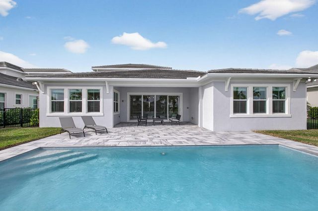 9249 Crestview Circle, Palm Beach Gardens, FL 33412