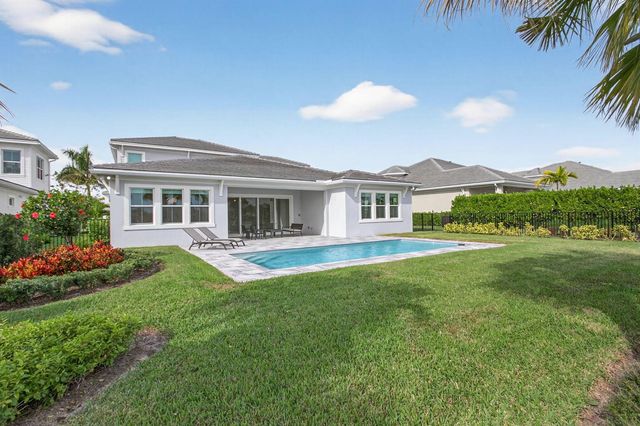 9249 Crestview Circle, Palm Beach Gardens, FL 33412
