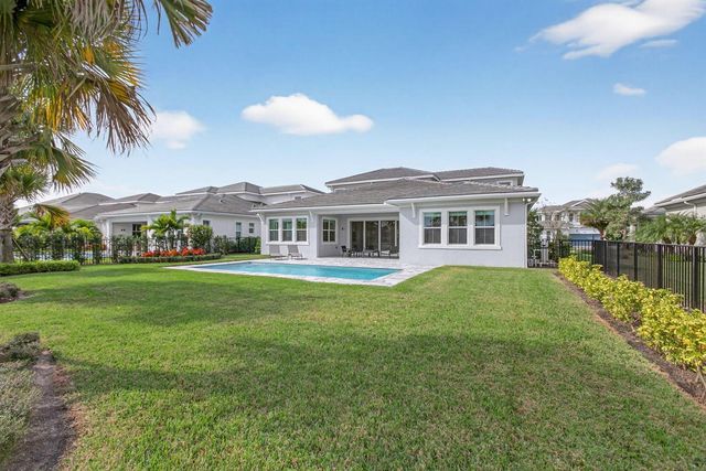 9249 Crestview Circle, Palm Beach Gardens, FL 33412