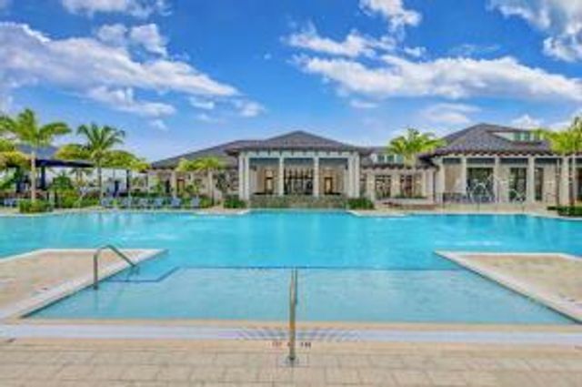 9249 Crestview Circle, Palm Beach Gardens, FL 33412
